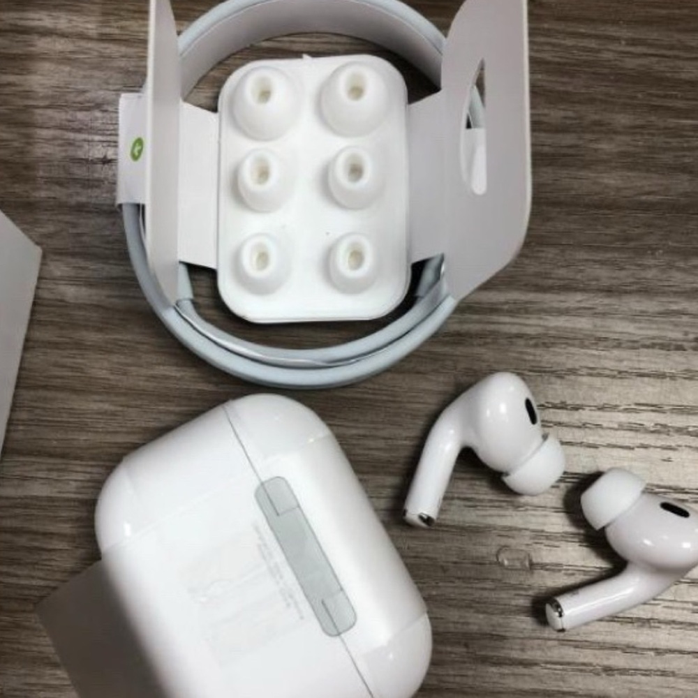 AirPods Pro 2 - Picture 3 of 4